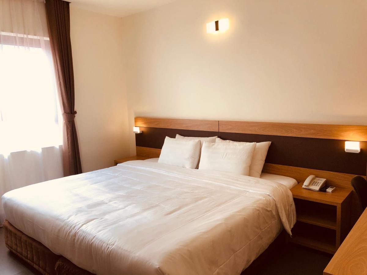 Punt Hotel Хайфон Экстерьер фото